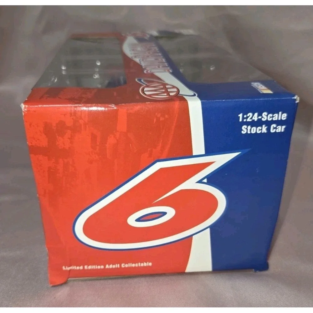Scale 1:24 David Ragan #6 AAA 2007 Action NASCAR Die-cast Car
